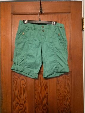 Women’s Green Cargo Bermuda Shorts - Lightweight Summer Staple